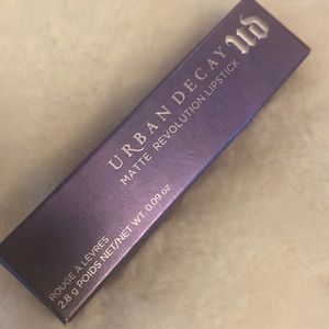 ✨Urban decay, lipstick, Matte Menace🩷